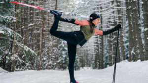 Photo séance de yoga en montagne